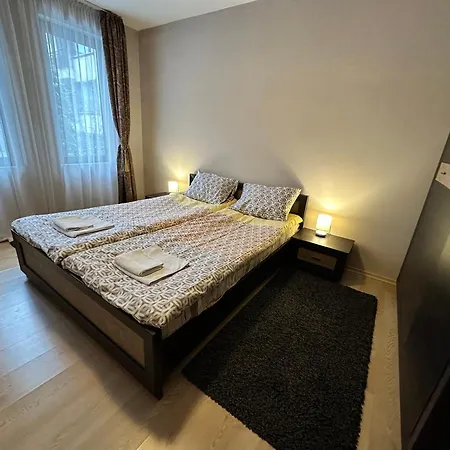 アパート One Bedroom Spomar バンスコ